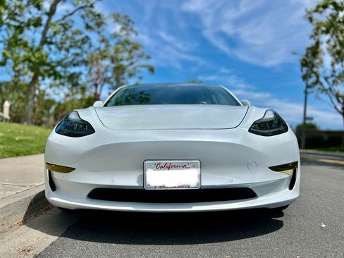Used 2021 Tesla Model 3 Performance image 11