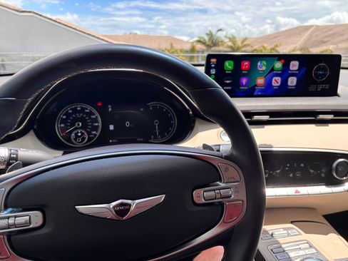 Used 2025 Genesis GV70 2.5T w/ Select Package image 12