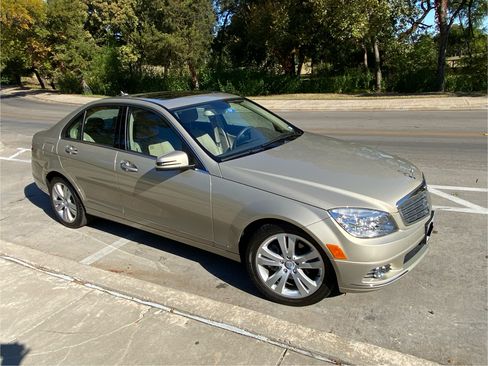 Used 2010 Mercedes-Benz C 300 Sedan image 5