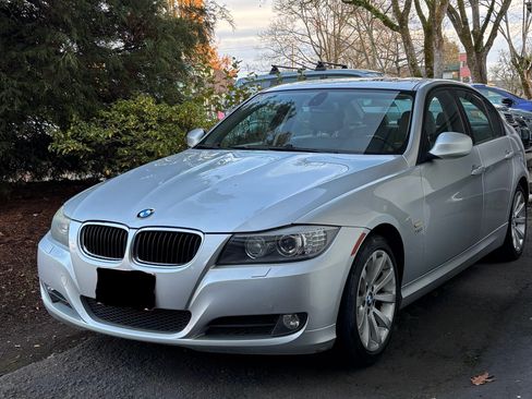 Used 2009 BMW 328i xDrive Sedan image 4