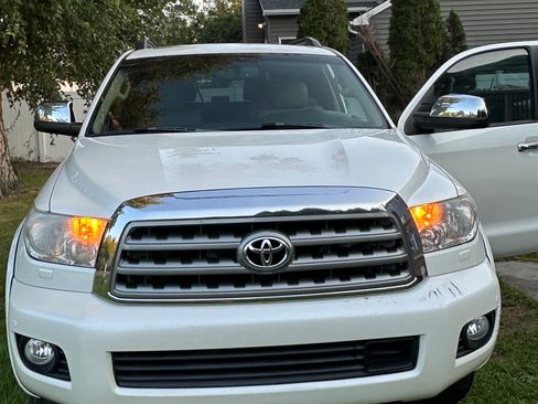 Used 2014 Toyota Sequoia Platinum AWD/4WD image 23