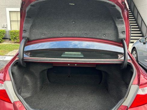 Used 2015 Toyota Camry SE image 2