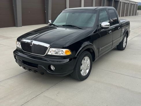 Used 2002 Lincoln Blackwood image 1