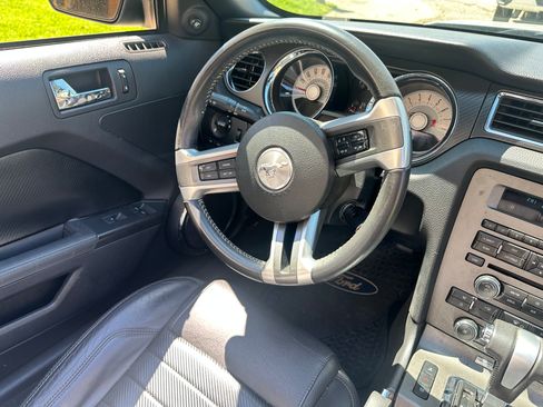 Used 2012 Ford Mustang GT Premium image 14