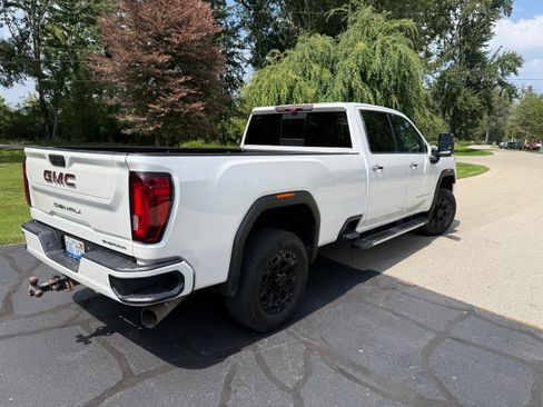 Used 2021 GMC Sierra 2500 Denali w/ Denali Ultimate Package AWD/4WD image 2