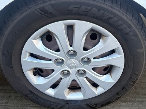 Used 2013 Kia Forte EX image 14