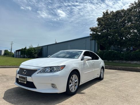 Used 2013 Lexus ES 300h w/ Luxury Pkg FWD image 20