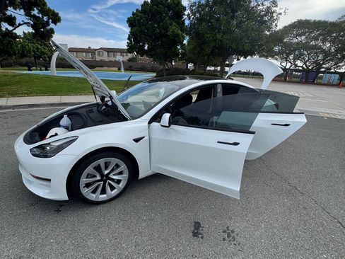 Used 2023 Tesla Model 3 Standard Range image 15