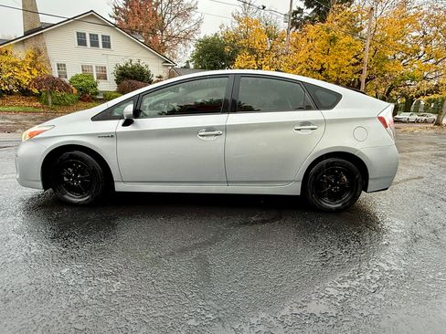 Used 2013 Toyota Prius Two image 4