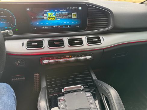 Used 2021 Mercedes-Benz GLE 580 4MATIC image 19