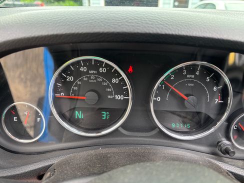 Used 2012 Jeep Wrangler Rubicon w/ PWR Convenience Group image 10