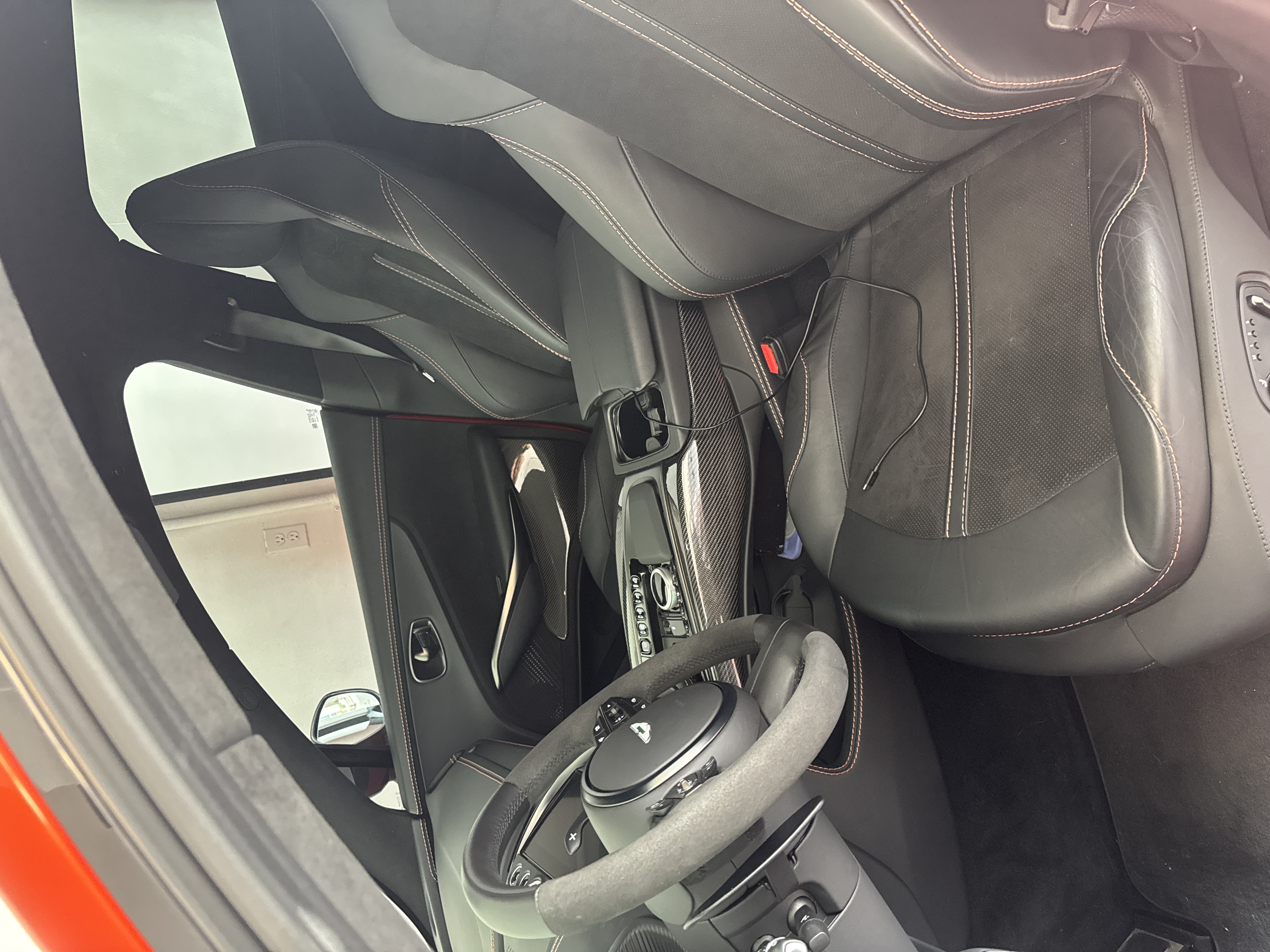 Used 2023 Aston Martin DBX AWD/4WD image 8