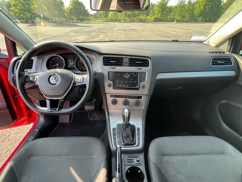 Used 2017 Volkswagen Golf S FWD image 17