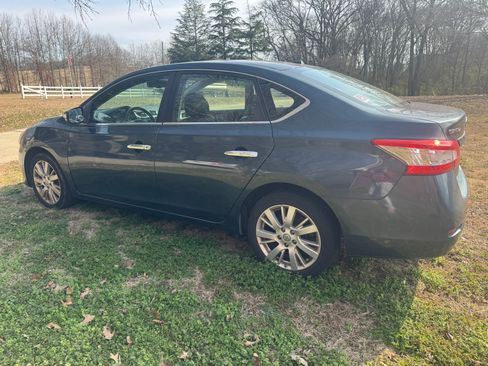 Used 2013 Nissan Sentra SL w/ Leather Pkg image 2