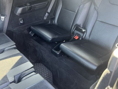 Used 2016 Volvo XC90 T6 Momentum w/ Momentum Plus Package image 17