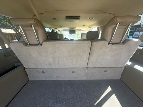 Used 2016 Chevrolet Suburban LTZ image 12