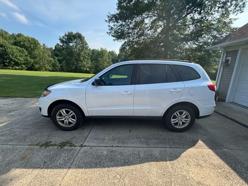 Used 2011 Hyundai Santa Fe GLS image 1