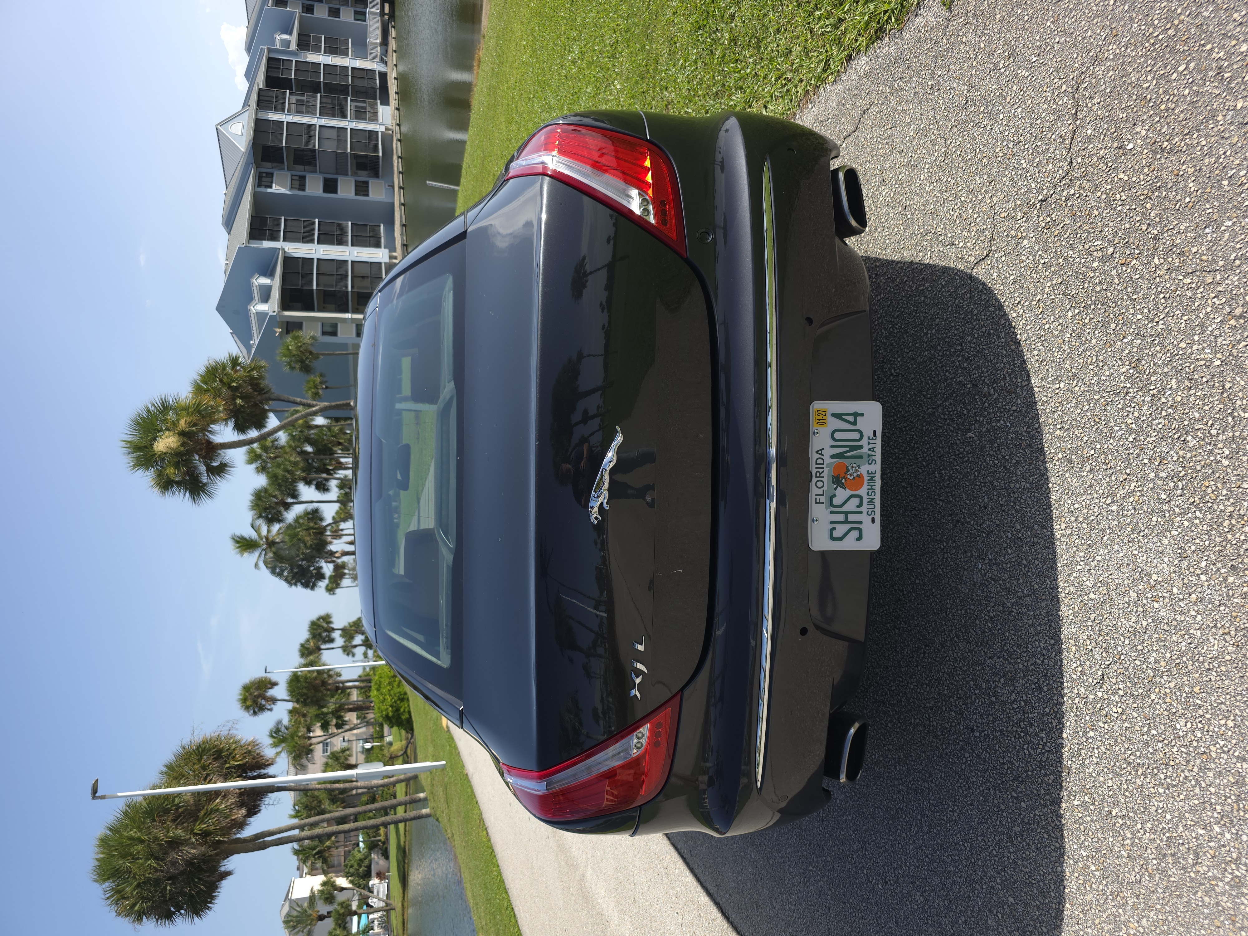 Used 2011 Jaguar XJ L RWD image 10
