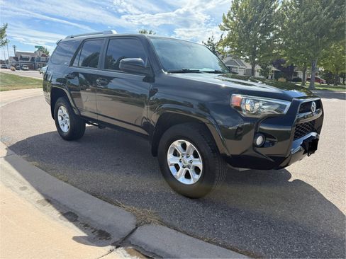 Used 2015 Toyota 4Runner SR5 AWD/4WD image 6