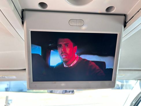 Used 2016 Dodge Grand Caravan SXT w/ Rear Park Assist Package image 14