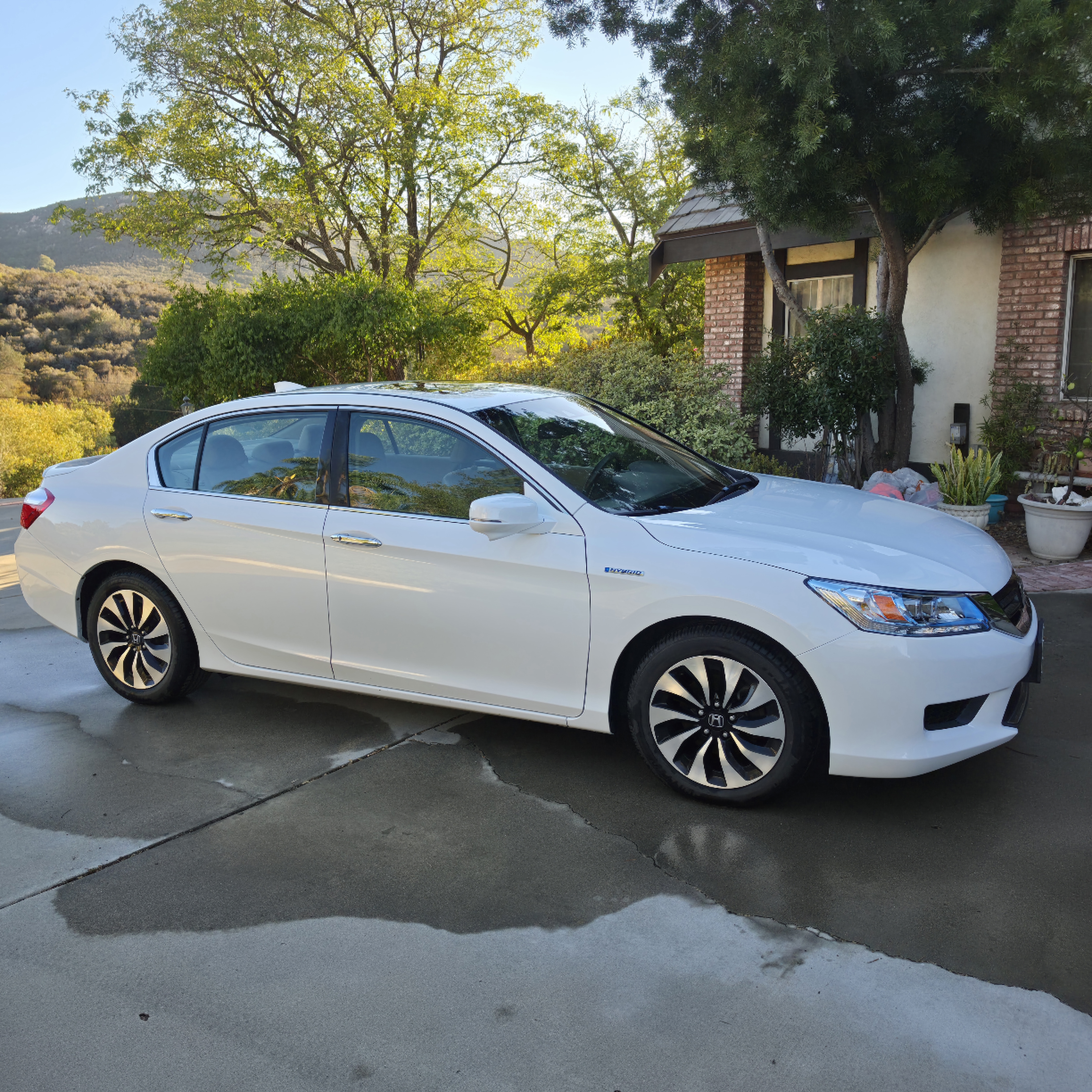 Used 2015 Honda Accord Touring image 1