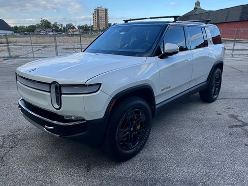 Used 2022 Rivian R1S Launch Edition image 4