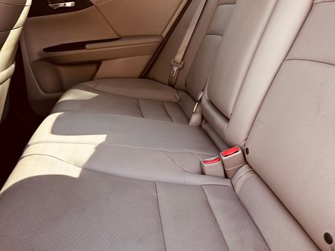 Used 2017 Honda Accord Touring image 12