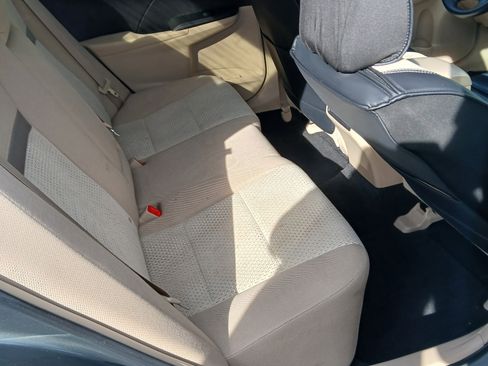 Used 2014 Toyota Camry LE image 9