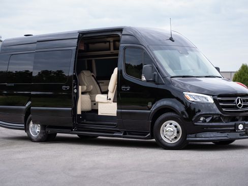 Used 2023 Mercedes-Benz Sprinter 3500 image 19