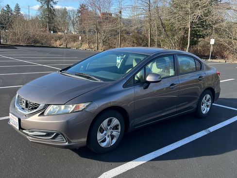 Used 2013 Honda Civic LX image 4