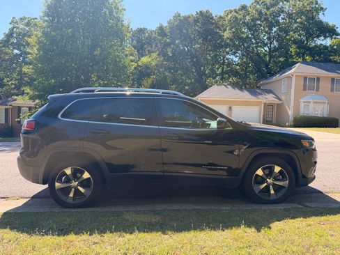 Used 2019 Jeep Cherokee Limited FWD image 4