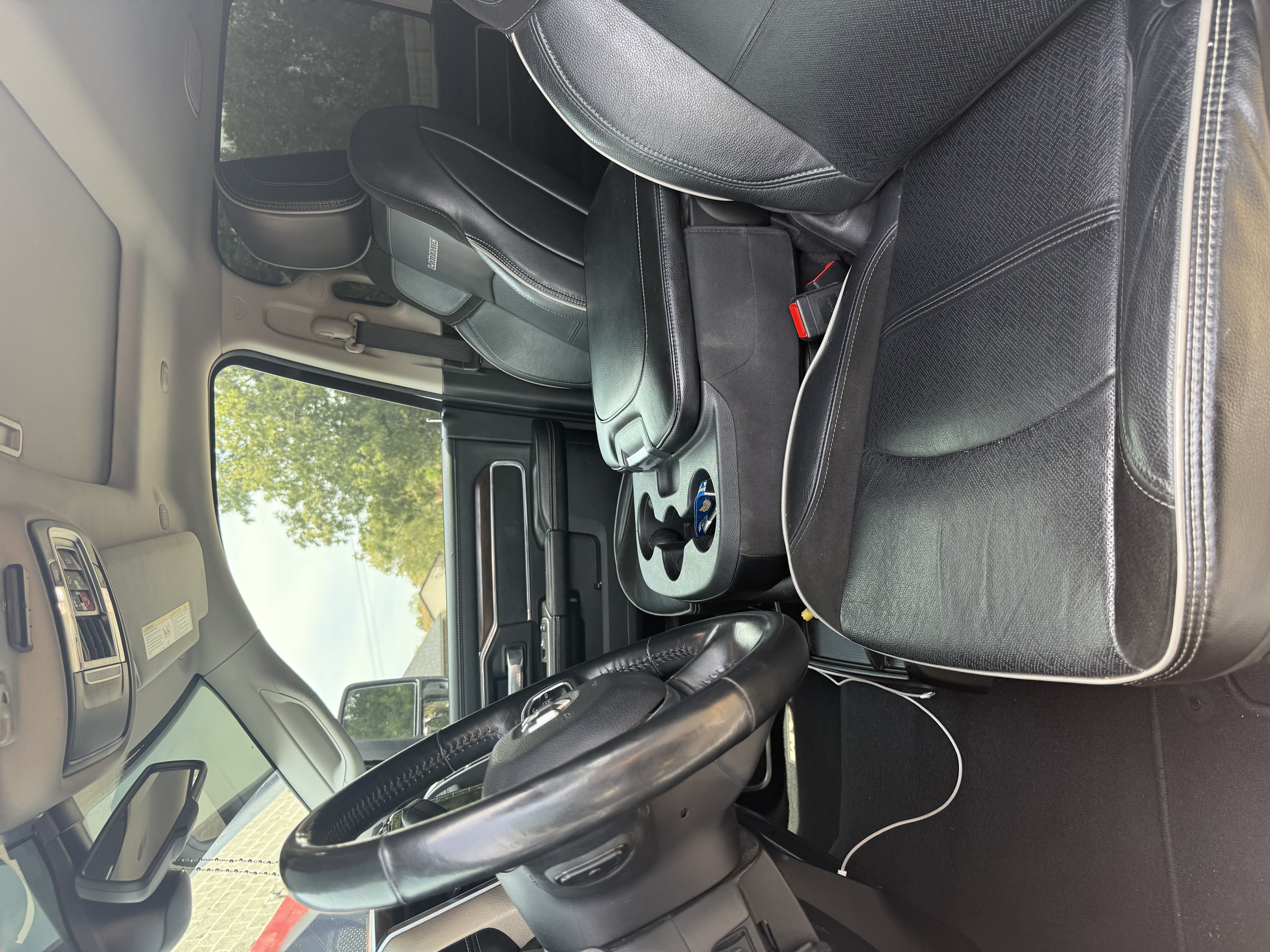 Used 2023 RAM 2500 Laramie AWD/4WD image 16