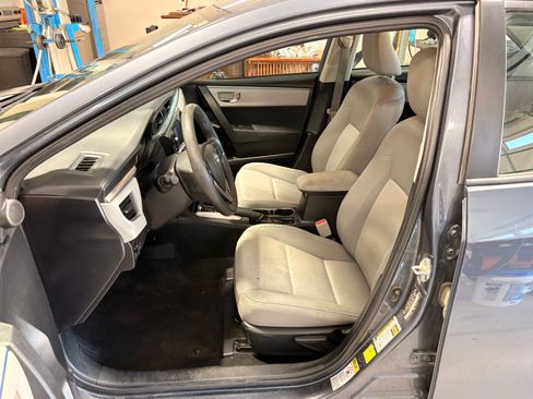 Used 2015 Toyota Corolla LE image 17