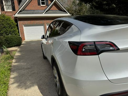 Used 2023 Tesla Model Y Long Range image 5