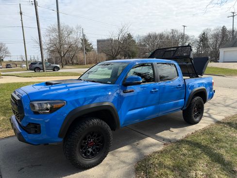 Used 2019 Toyota Tacoma TRD Pro AWD/4WD image 1