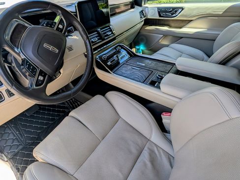 Used 2020 Lincoln Navigator Reserve w/ Luxury Package image 17