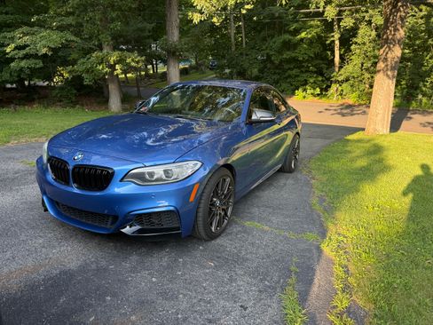 Used 2017 BMW M240i Coupe RWD image 1