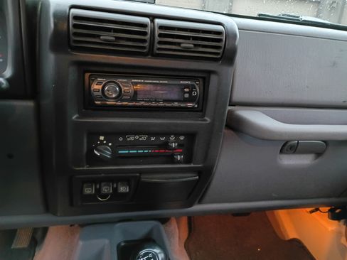 Used 1998 Jeep Wrangler Sport image 15