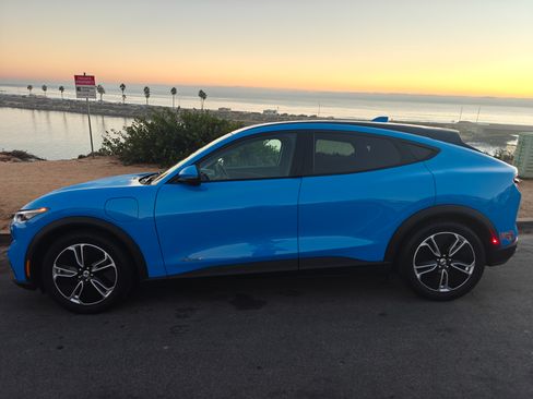 Used 2022 Ford Mustang Mach-E Select image 6