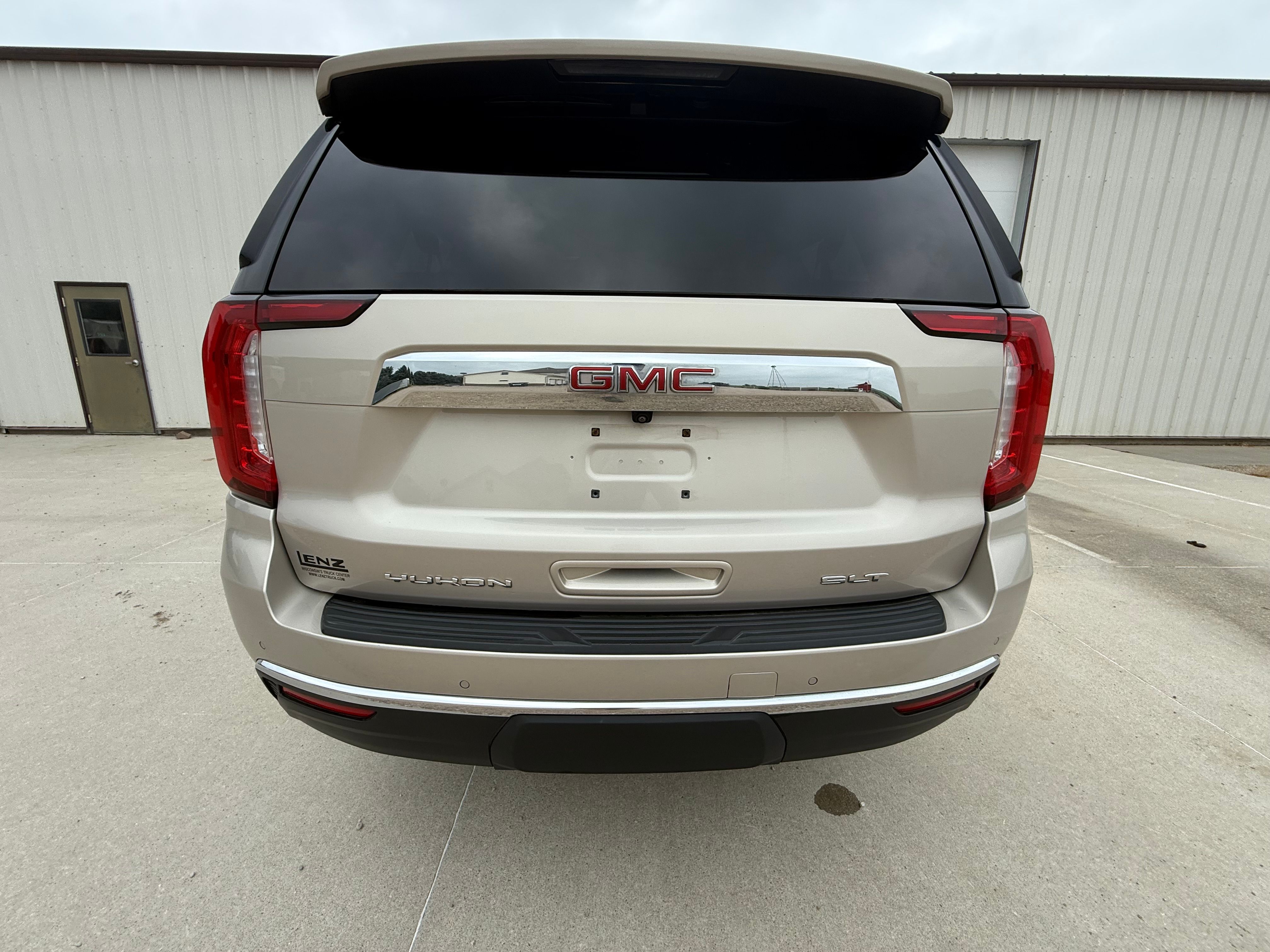 Used 2021 GMC Yukon XL SLT w/ SLT Luxury Package AWD/4WD image 8