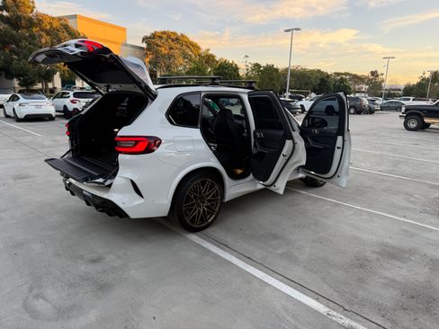 Used 2020 BMW X5 M Competition w/ Executive Package image 18