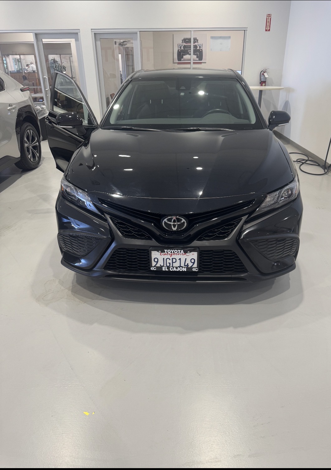 Used 2024 Toyota Camry SE FWD image 2