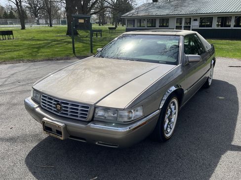 Used 2002 Cadillac Eldorado ESC w/ Preffered Equipment Group FWD image 17