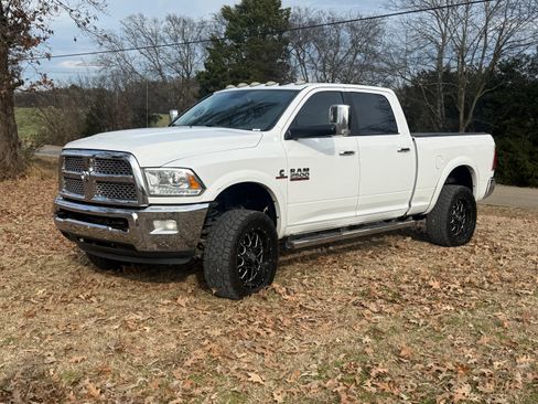 Used 2013 RAM 2500 Laramie w/ Convenience Group image 2