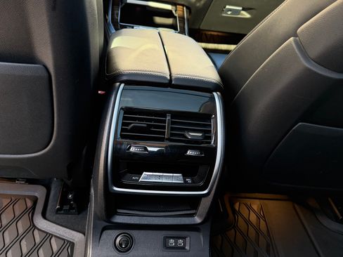 Used 2023 BMW X7 xDrive40i w/ Premium Package image 8