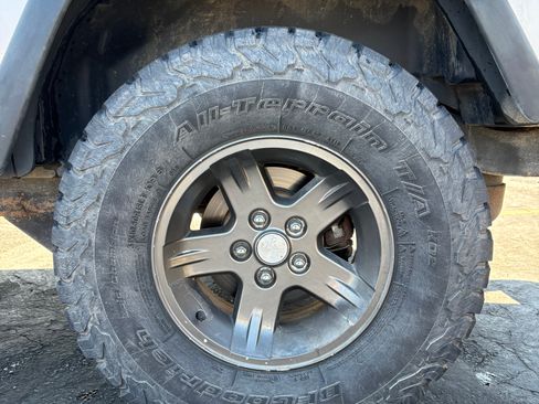 Used 2004 Jeep Wrangler 4WD image 5