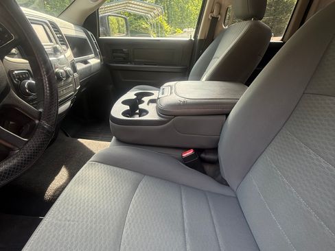 Used 2017 RAM 1500 Express w/ Express Value Package AWD/4WD image 9