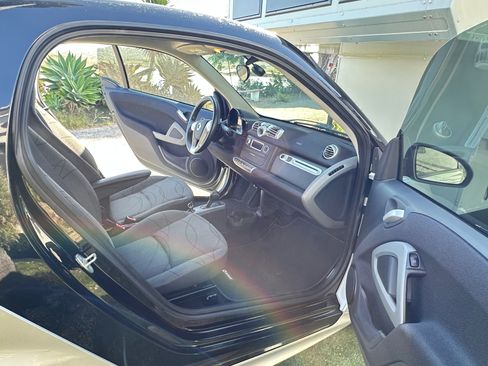 Used 2014 smart fortwo pure RWD image 6