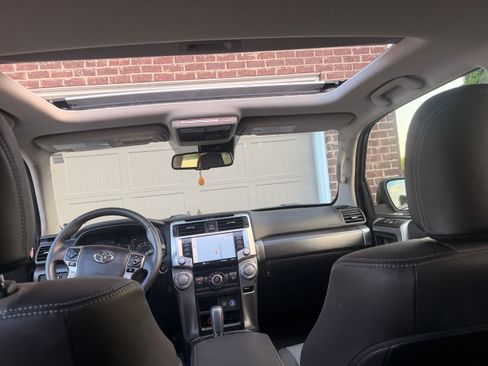 Used 2021 Toyota 4Runner SR5 Premium w/ Moonroof Package RWD image 10