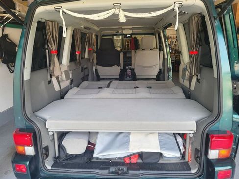 Used 2002 Volkswagen Eurovan MV image 6